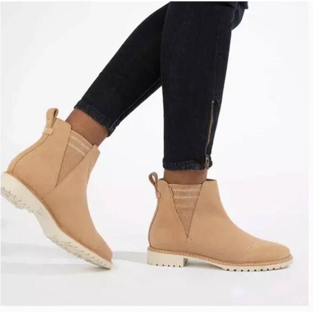 Toms Cleo Chelsea Boots 5.5 Tan Suede NWOT Ankle Booties Capsule Lug Sole